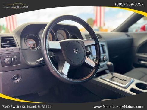 Used 2009 Dodge Challenger SE image 18