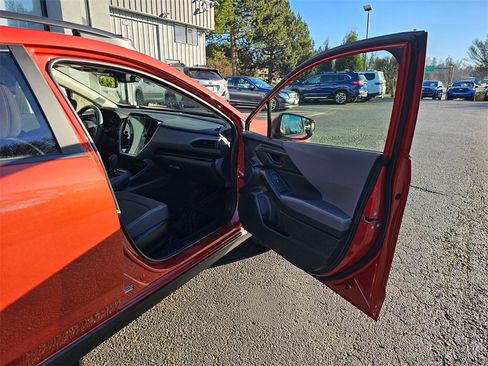 Used 2025 Subaru Crosstrek 2.0i Premium w/ Convenience Package #2 image 10