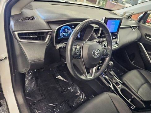 Used 2023 Toyota Corolla Cross XLE w/ Convenience Package AWD/4WD image 12