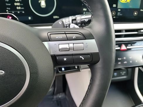 Certified 2025 Hyundai Tucson Limited image 17