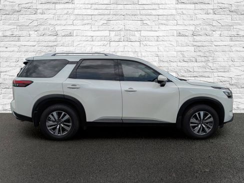 Used 2022 Nissan Pathfinder SL FWD image 5