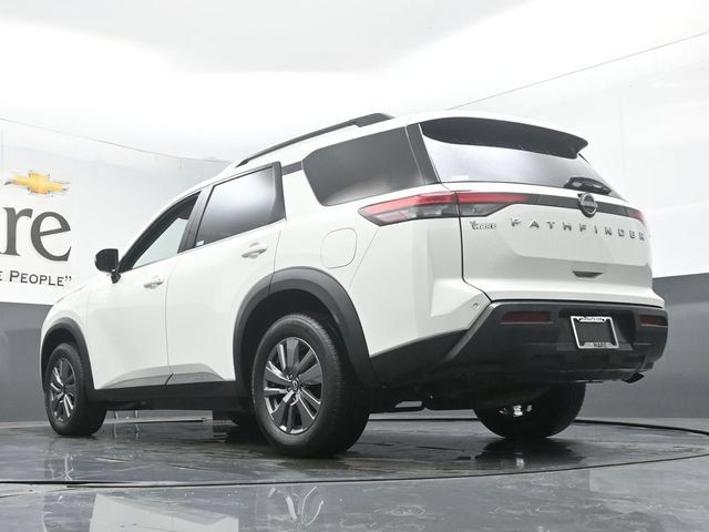 Used 2025 Nissan Pathfinder SV FWD image 5