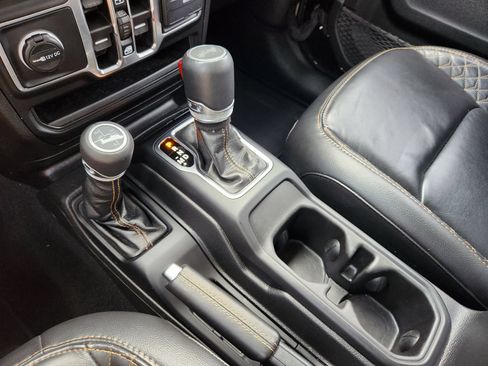 Used 2023 Jeep Wrangler Unlimited Sahara AWD/4WD image 27