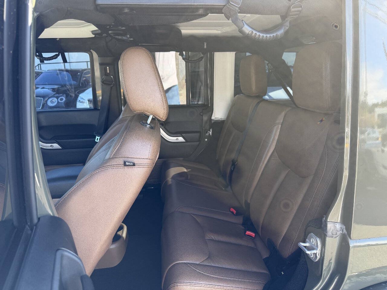 Used 2015 Jeep Wrangler Unlimited Sahara w/ Max Tow Package AWD/4WD image 35