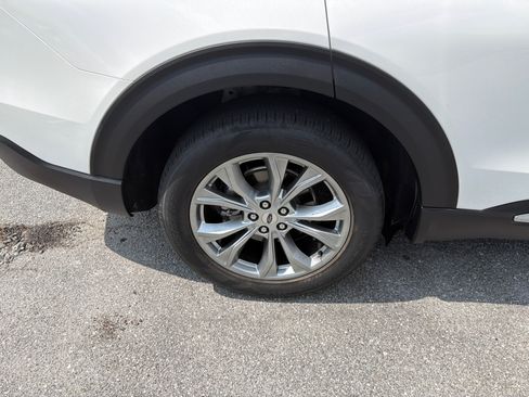 Used 2023 Ford Explorer XLT w/ Equipment Group 202A RWD image 18