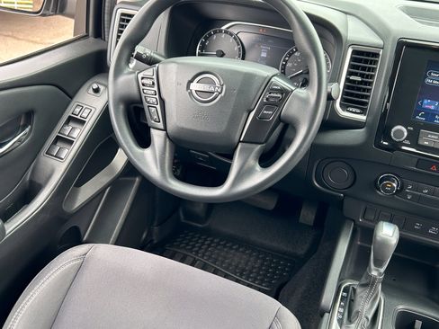 Used 2022 Nissan Frontier 2WD Crew Cab image 15