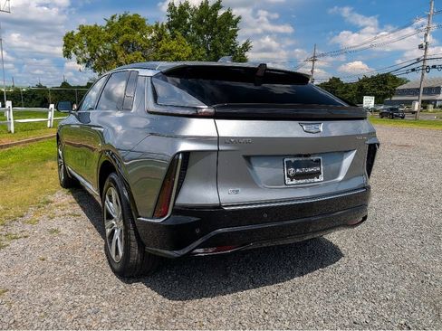 Used 2024 Cadillac Lyriq Tech AWD/4WD image 8
