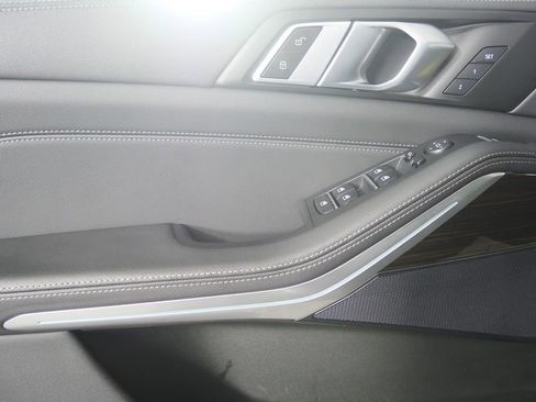 Used 2021 BMW X5 xDrive40i w/ Convenience Package image 9