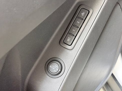 Used 2020 Chevrolet Equinox Premier AWD/4WD image 14