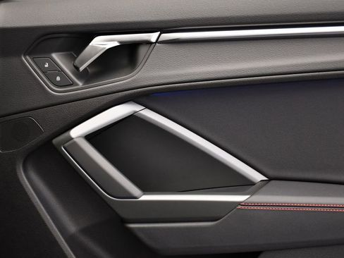 Used 2025 Audi Q3 2.0T Premium Plus w/ Premium Plus Package image 52