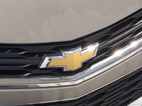 Used 2018 Chevrolet Cruze LT w/ Convenience Package image 15