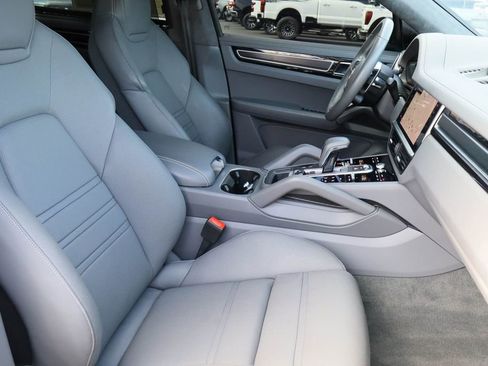 Used 2023 Porsche Cayenne GTS image 28