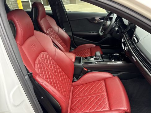 Used 2020 Audi S4 Premium Plus w/ Premium Plus Package image 33