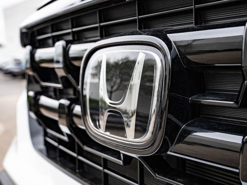 Used 2024 Honda Ridgeline Black Edition image 3