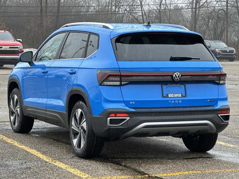 New 2026 Volkswagen Taos SE image 4