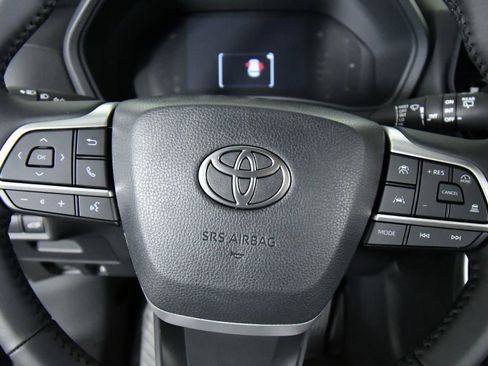 New 2026 Toyota Grand Highlander XLE image 2