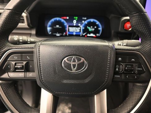 Used 2024 Toyota Tacoma TRD Off-Road image 17