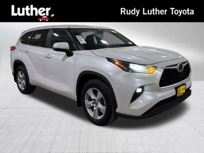 Used 2023 Toyota Highlander LE
