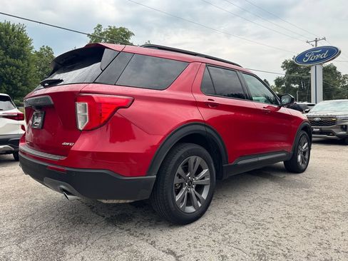 Used 2024 Ford Explorer XLT w/ Equipment Group 202A AWD/4WD image 5