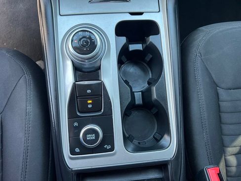 Used 2021 Ford Explorer XLT AWD/4WD image 34