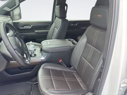 Used 2024 Chevrolet Silverado 3500 High Country w/ High Country Premium Package AWD/4WD image 11