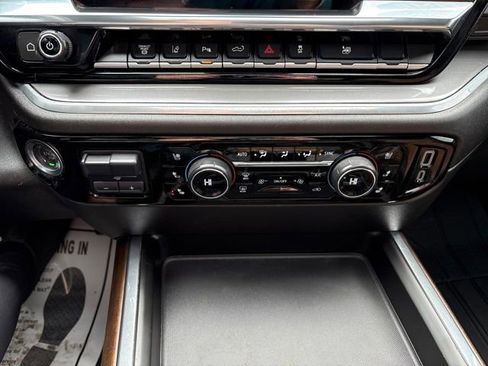 Used 2025 Chevrolet Silverado 3500 High Country w/ Technology Package image 21