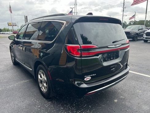Used 2023 Chrysler Pacifica Limited FWD image 22