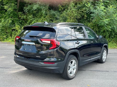 Used 2024 GMC Terrain SLE w/ Driver Convenience Package AWD/4WD image 5