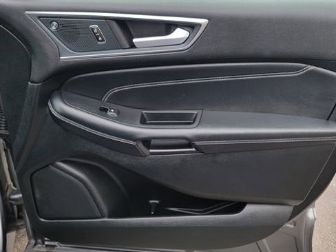 Used 2024 Ford Edge Titanium image 33