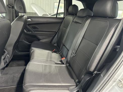 Used 2020 Volkswagen Tiguan SE R-Line image 15
