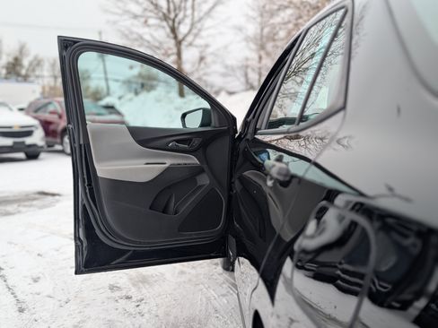 Used 2023 Chevrolet Equinox LS image 27