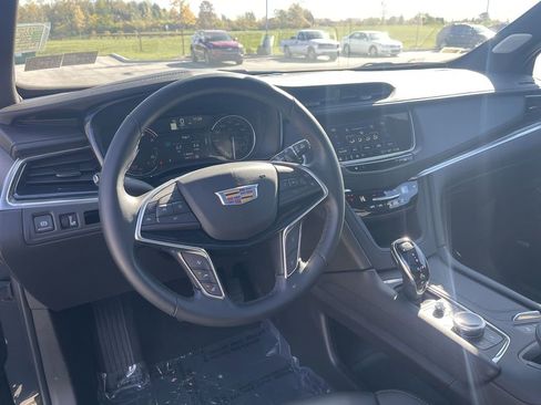 Certified 2025 Cadillac XT5 Premium Luxury image 18