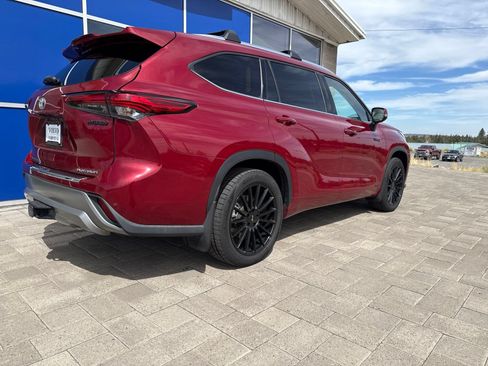 Used 2021 Toyota Highlander Platinum AWD/4WD image 7