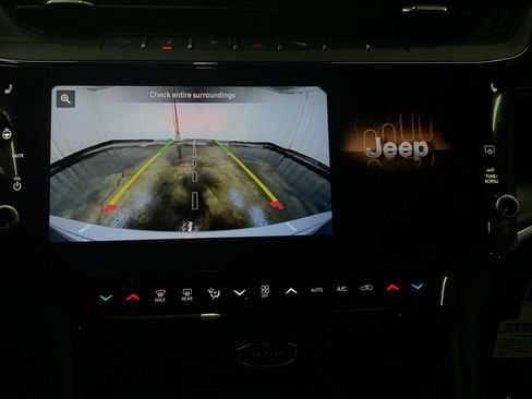 New 2026 Jeep Grand Cherokee Altitude AWD/4WD image 19