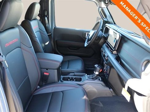 New 2025 Jeep Gladiator Rubicon image 17
