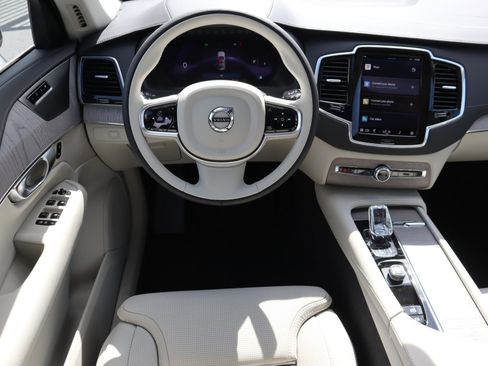 Certified 2024 Volvo XC90 B6 Ultimate image 2