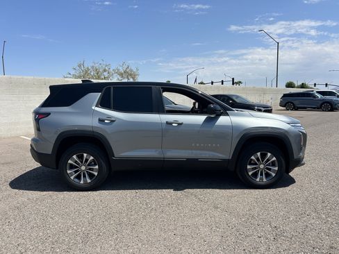Used 2026 Chevrolet Equinox LT w/ Safety and Technology Package FWD image 6