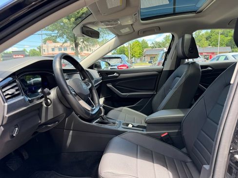 Used 2023 Volkswagen Jetta SE FWD image 14