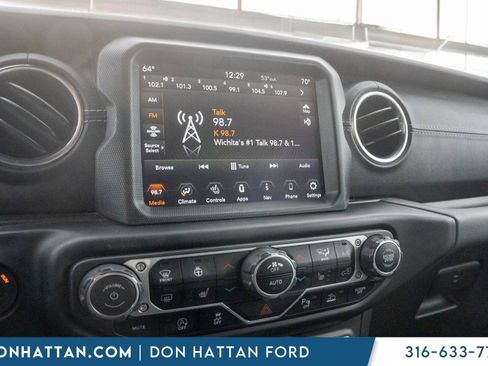 Used 2021 Jeep Wrangler Unlimited Sahara image 9