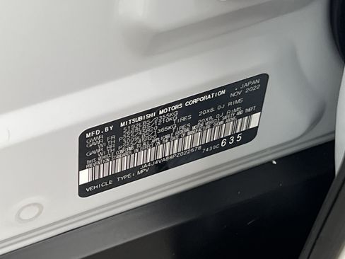 Used 2023 Mitsubishi Outlander AWD image 41