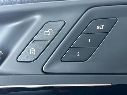 Used 2026 BMW X1 xDrive28i w/ Technology Package image 17