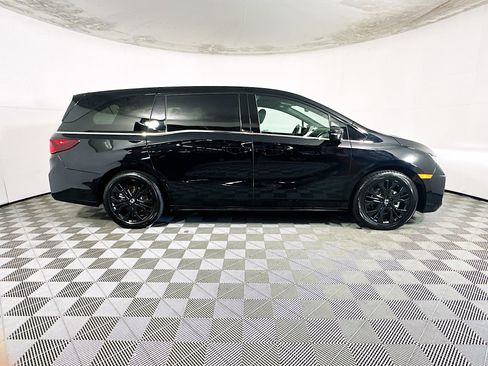 Used 2025 Honda Odyssey Sport-L image 2