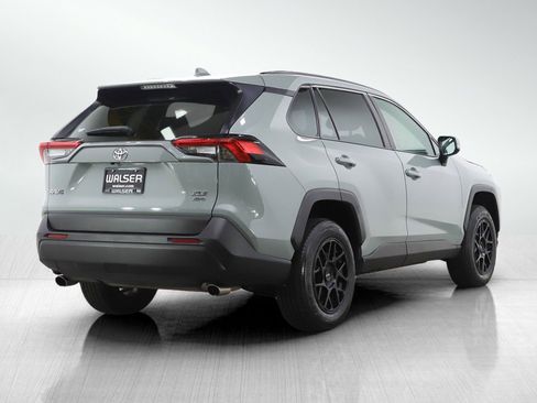 Used 2022 Toyota RAV4 XLE image 5