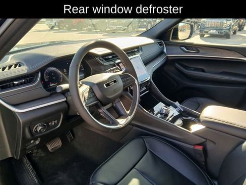 New 2025 Jeep Grand Cherokee Limited image 10