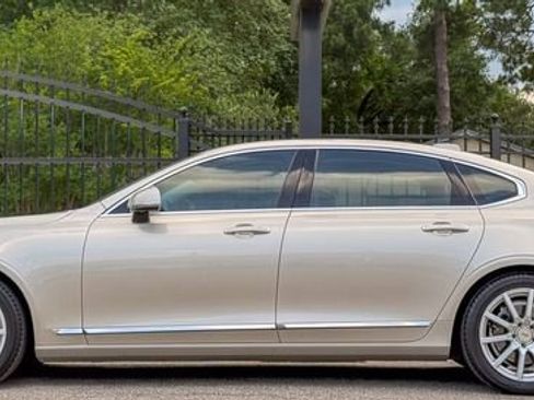 Used 2018 Volvo S90 T6 Inscription w/ Convenience Package AWD/4WD image 3