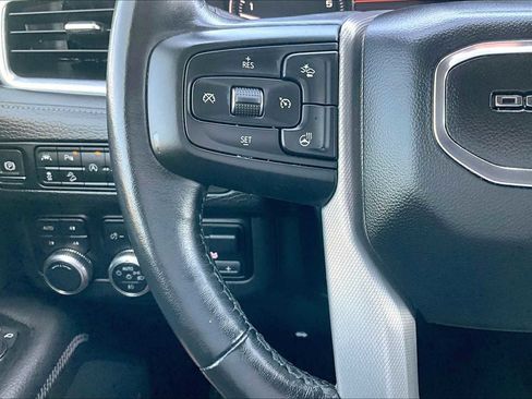 Used 2021 GMC Yukon Denali w/ Denali Premium Package image 24