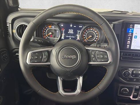 Used 2024 Jeep Wrangler Unlimited Sahara AWD/4WD image 24