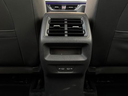 Used 2026 Volkswagen Tiguan SE FWD image 13