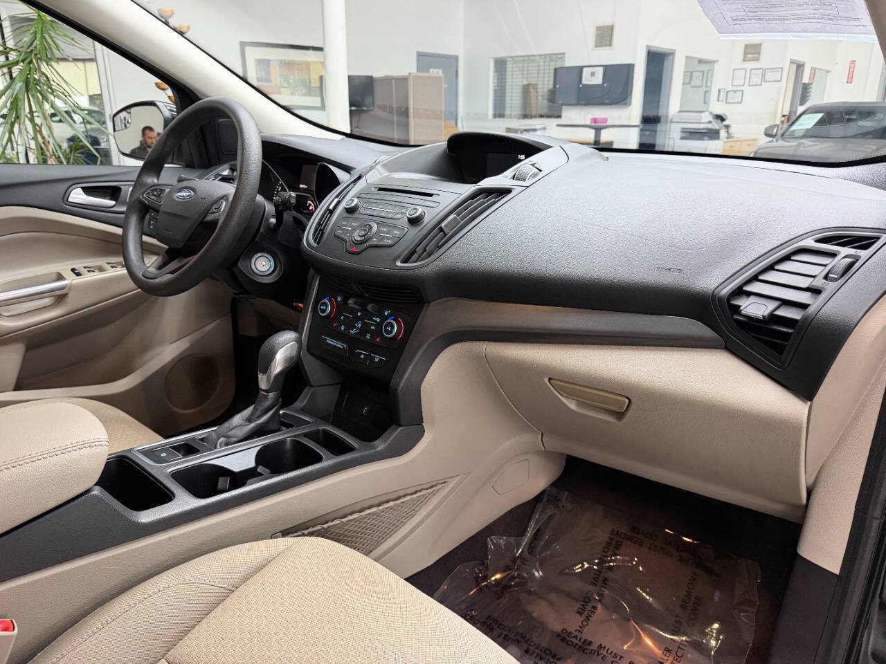 Used 2018 Ford Escape SE FWD image 18