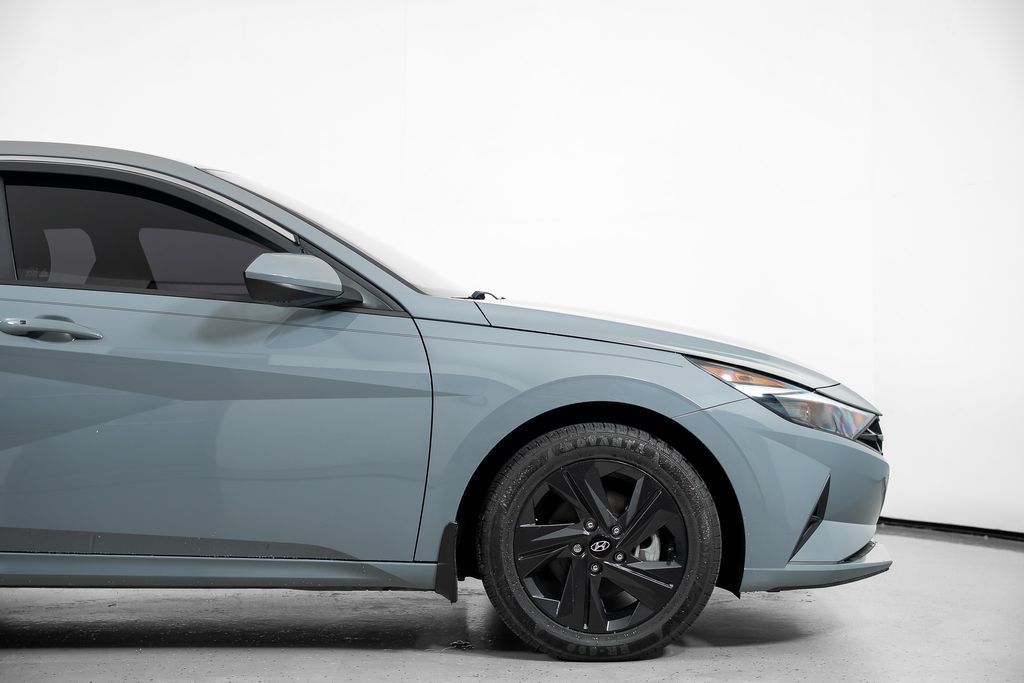 Used 2021 Hyundai Elantra Blue FWD image 4